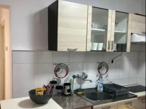 Izdavanje, trosoban stan, 80m², Stari Grad, Beograd - image 11