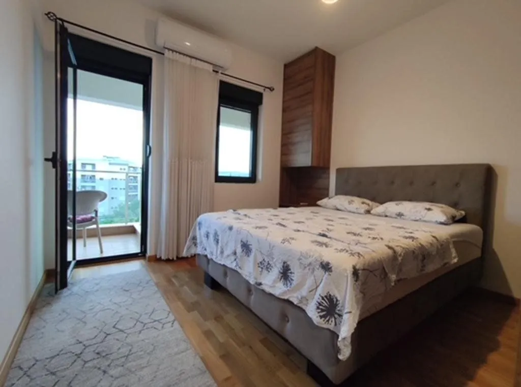 Izdavanje, jednosoban stan, 45m², Blok 9, Podgorica