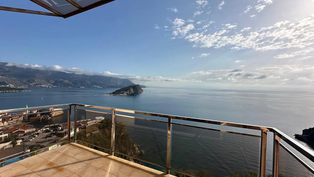Prodaja, dvosoban stan, 120m², Komoševina, Budva