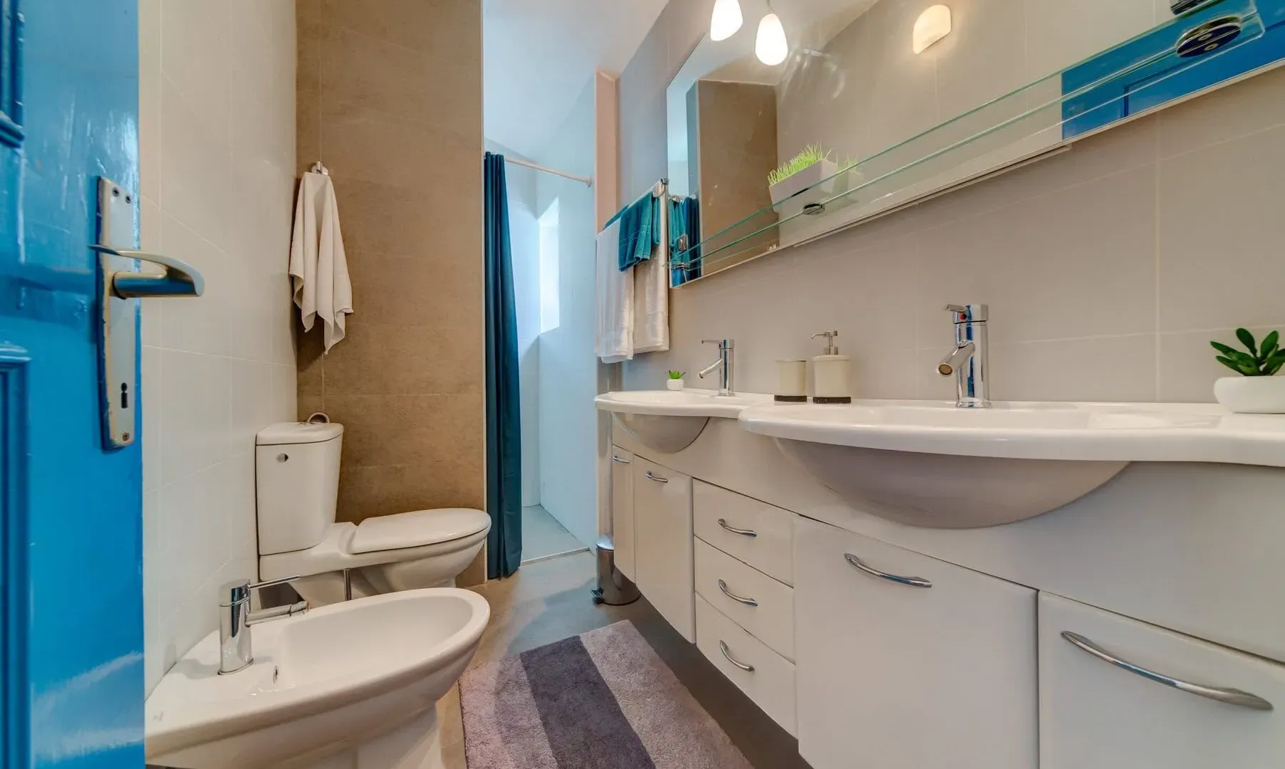 Izdavanje, kuća, 200m², Kotor, Crna Gora