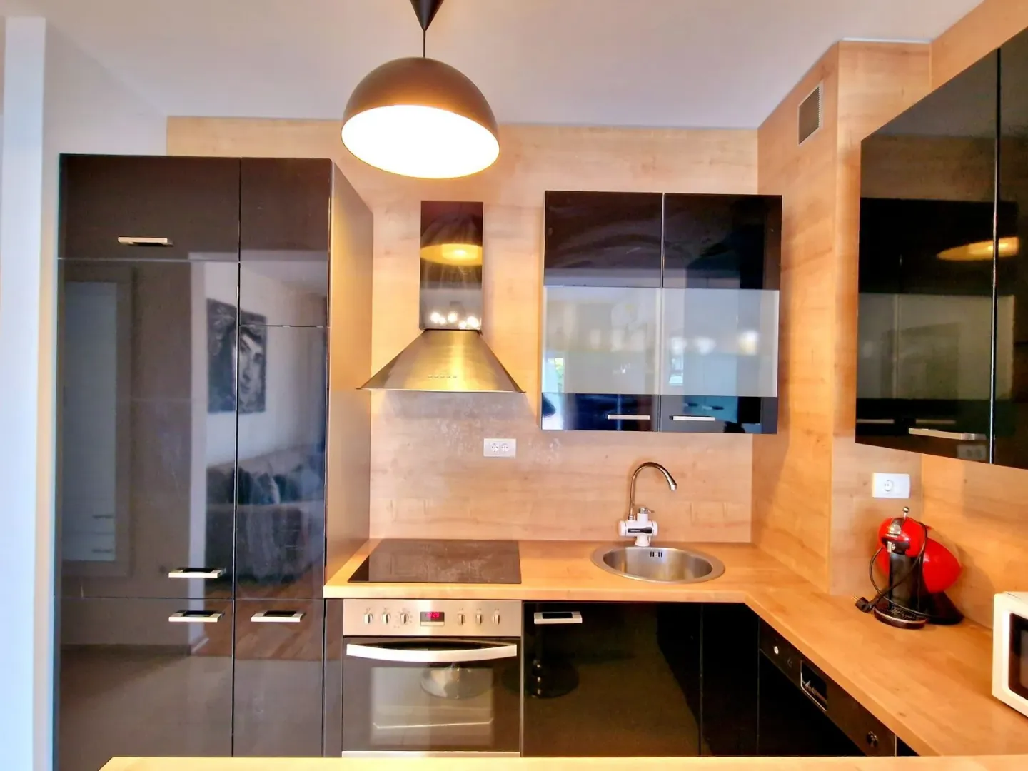 Izdavanje, jednosoban stan, 46m², Bečići, Budva