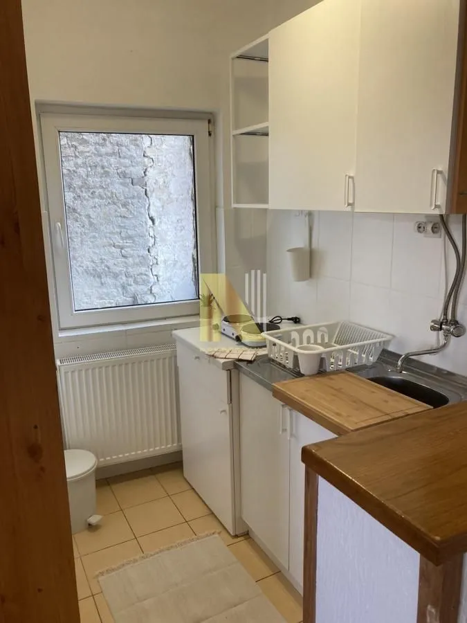 Izdavanje, garsonjera, 28m², Podbara, Novi Sad Sve Podlokacije