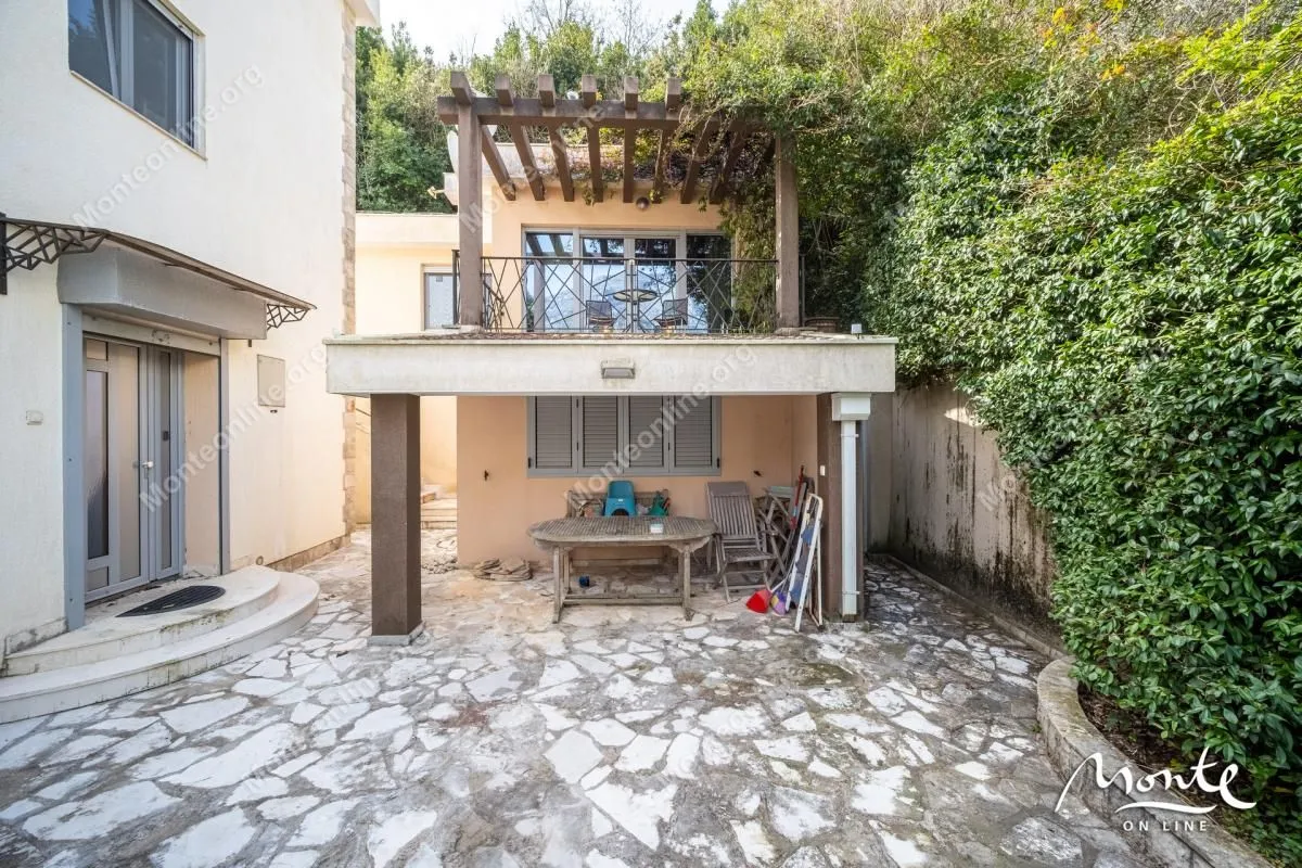 Sale, house, 484m², Stoliv, Kotor
