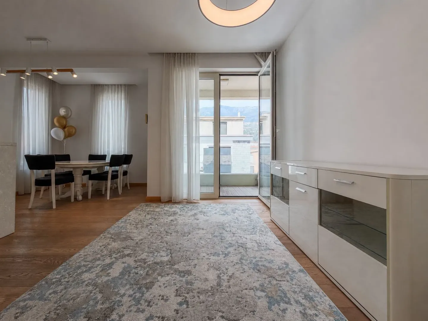 Prodaja, dvosoban stan, 77m², Centar, Budva