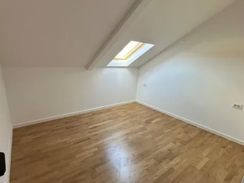 Izdavanje, trosoban stan, 100m², Zagorič, Podgorica - image 6