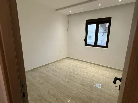 Prodaja, trosoban stan, 78m², Centar, Tivat - image 8