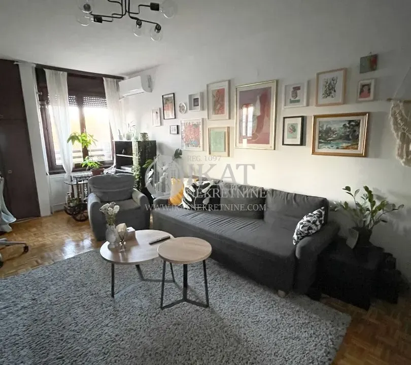 Izdavanje, četvorosoban stan, 91m², Cvetni Trg, Vračar Sve Podlokacije