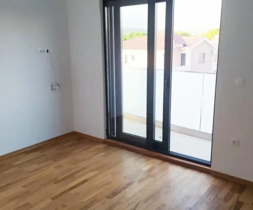 Rent, office space, 22m², Tološka šuma, Podgorica