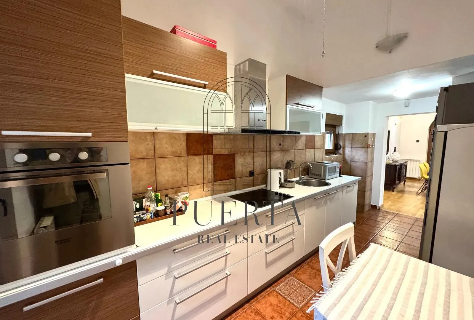 Rent, house, 300m², Gorica C, Podgorica