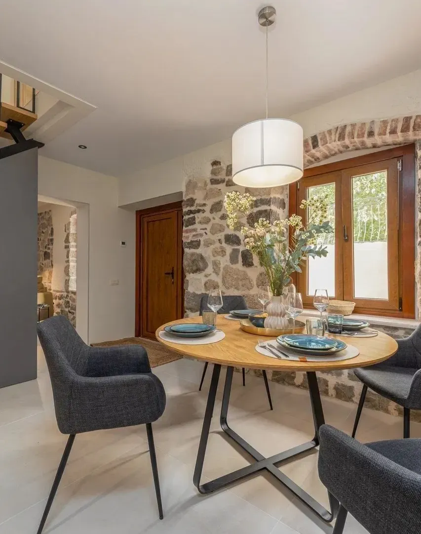 Prodaja, kuća, 110m², Škaljari, Kotor