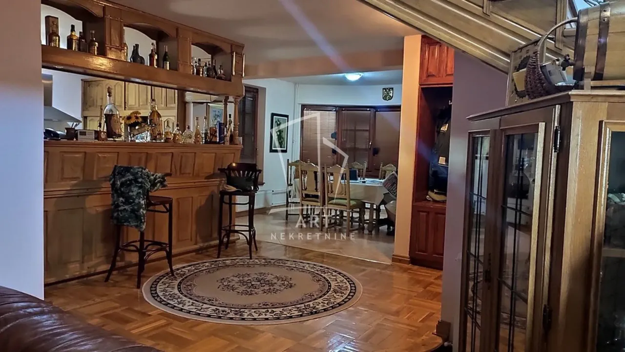 Prodaja, kuća, 221m², Jajinci, Voždovac Sve Podlokacije