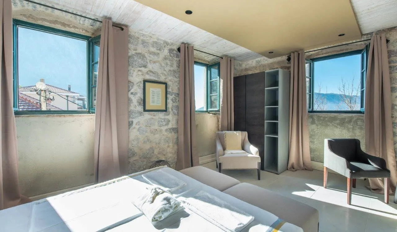 Sale, house, 320m², Risan, Kotor