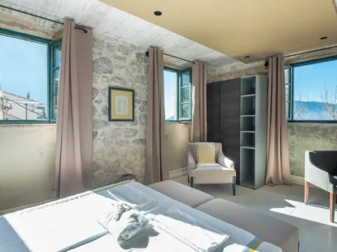 Prodaja, kuća, 320m², Risan, Kotor - image 19