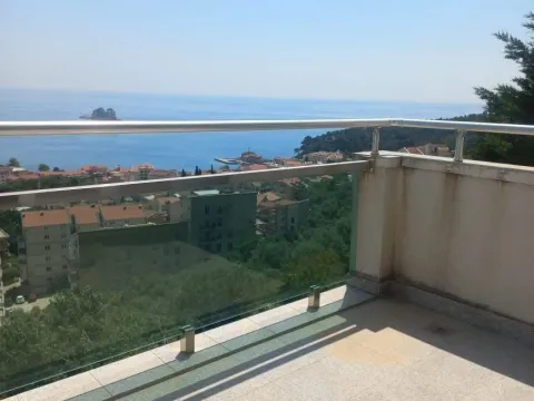 Sale, three bedroom apartment, 142m², Petrovac, Budva - image 1