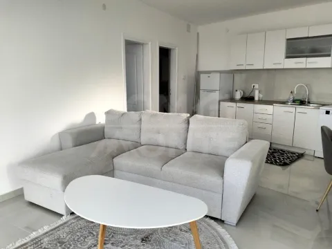 Izdavanje, jednosoban stan, 43m², Tivat, Crna Gora - image 5