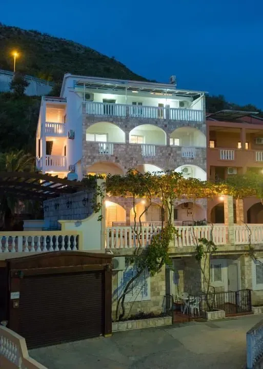 Prodaja, kuća, 700m², Petrovac, Budva