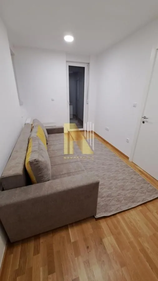 Izdavanje, dvosoban stan, 46m², Novo naselje, Novi Sad