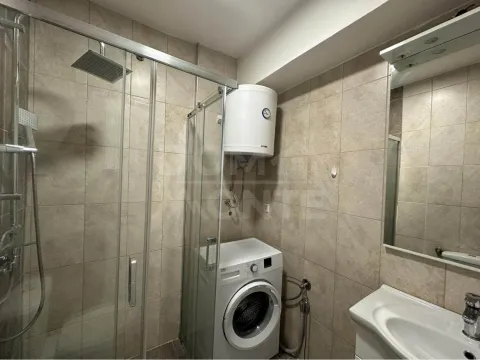 Rent, two bedroom apartment, 70m², Tivat, Crna Gora - image 8