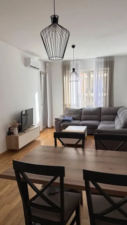 Rent, one bedroom apartment, 45m², Bečići, Budva