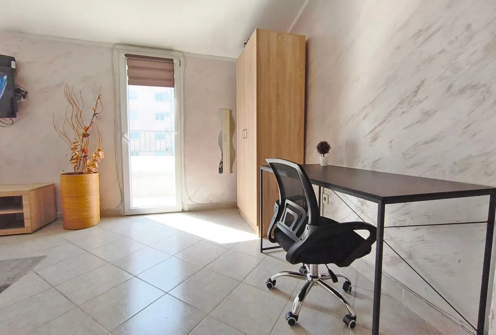 Rent, studio apartment, 40m², Stari Aerodrom, Podgorica