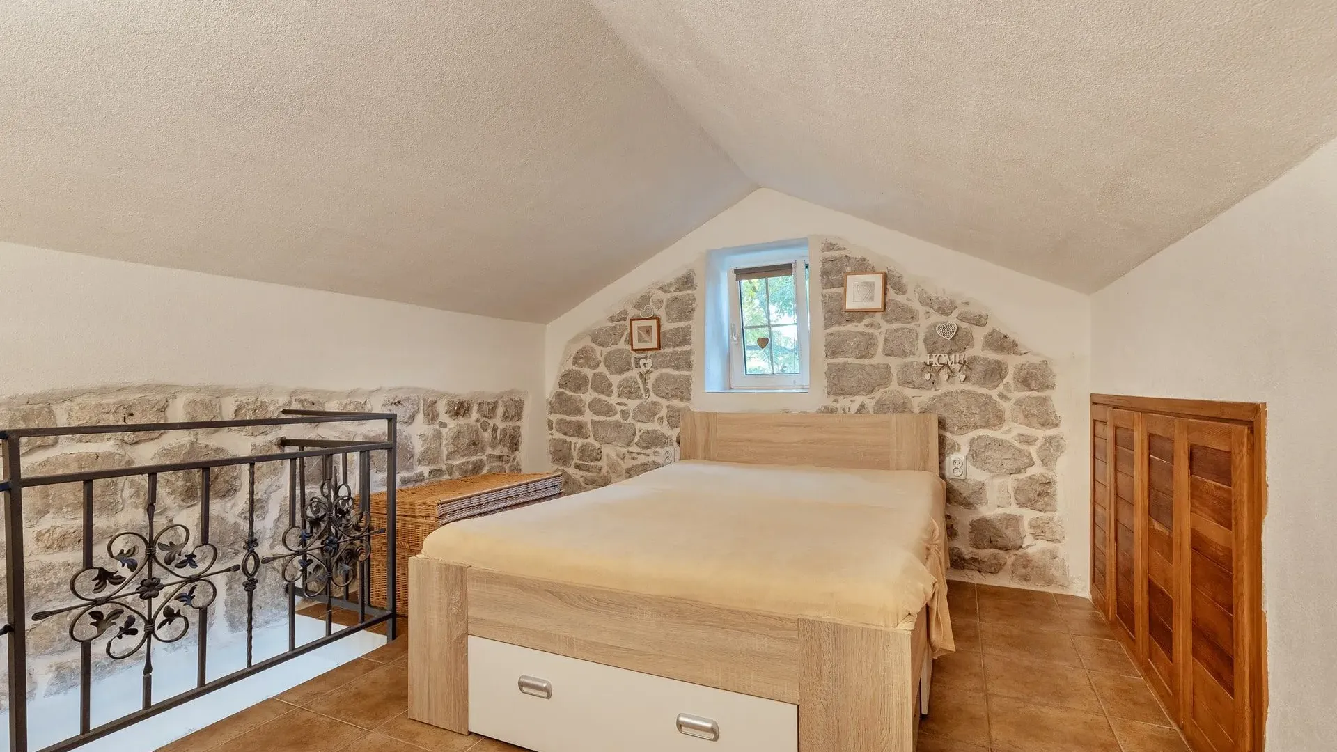Prodaja, kuća, 240m², Risan, Kotor