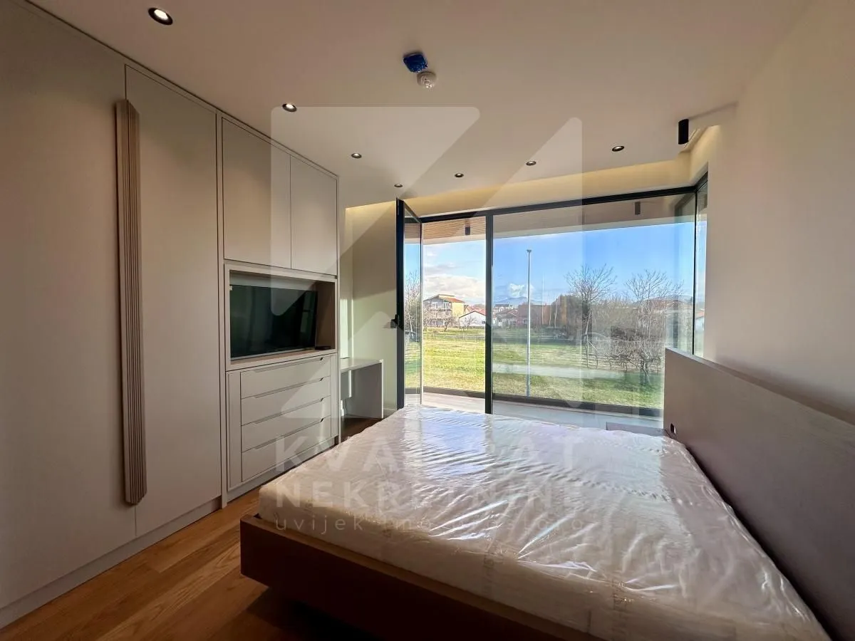 Rent, house, 230m², Gornja Gorica, Podgorica