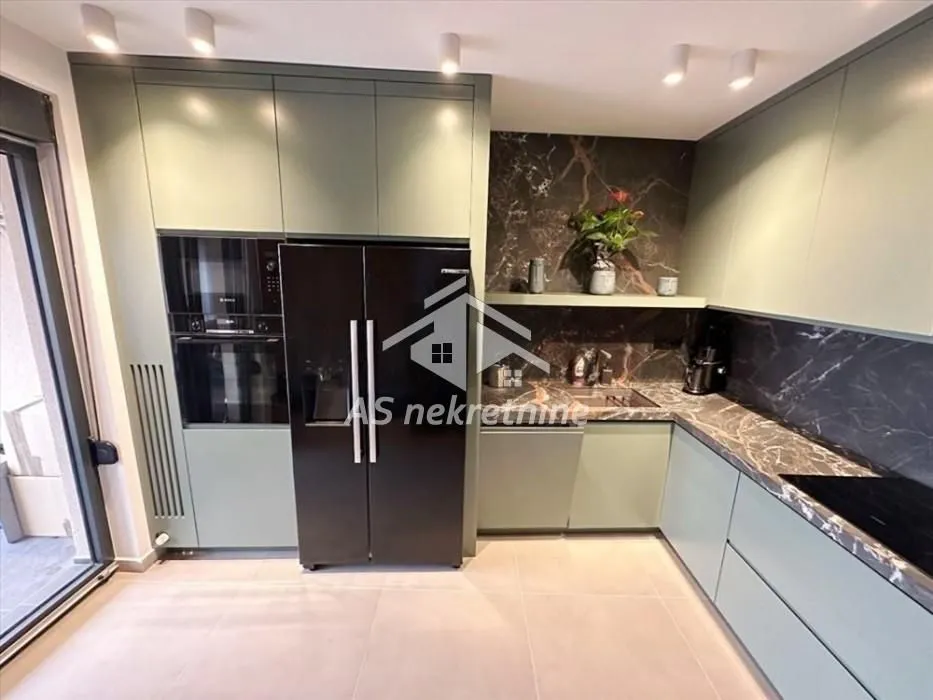 Rent, three bedroom apartment, 85m², Vračar Sve Podlokacije, Beograd