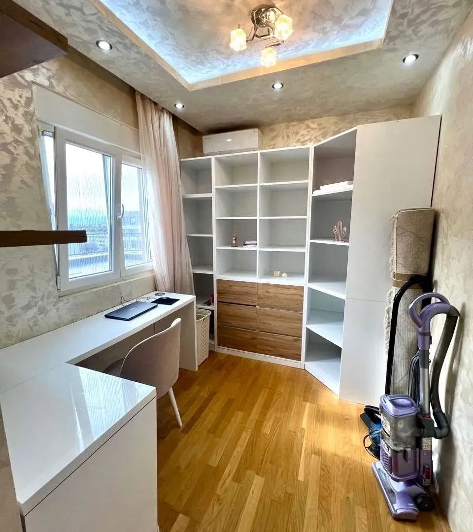 Izdavanje, trosoban stan, 70m², Stari Aerodrom, Podgorica