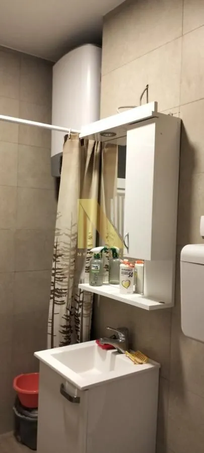 Prodaja, trosoban stan, 69m², Centar, Novi Sad