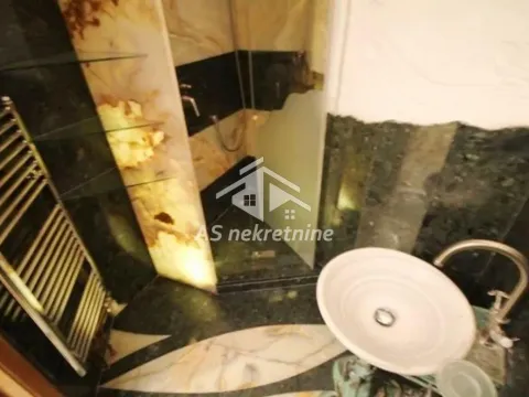 Izdavanje, stan, 220m², Senjak, Beograd - image 27