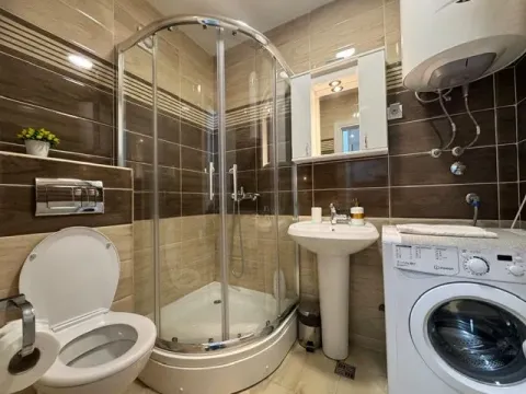 Izdavanje, jednosoban stan, 45m², Centar, Budva - image 2