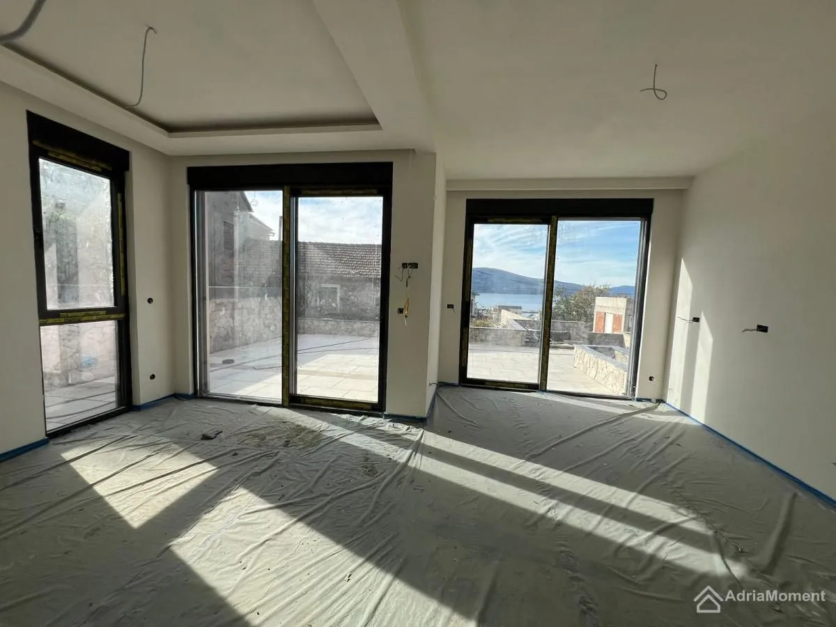 Sale, four bedroom apartment, 126m², Centar, Tivat