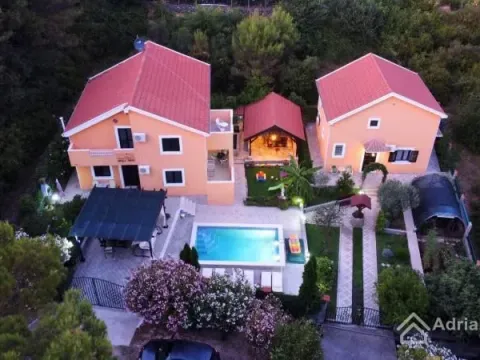 Prodaja, kuća, 266m², Mojdež, Herceg Novi