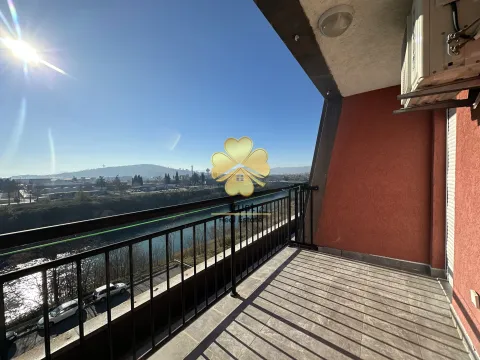 Izdavanje, trosoban stan, 90m², Krivi Most, Podgorica - image 13