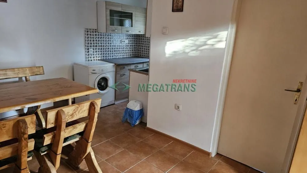 Izdavanje, kuća, 200m², Salajka, Novi Sad Sve Podlokacije