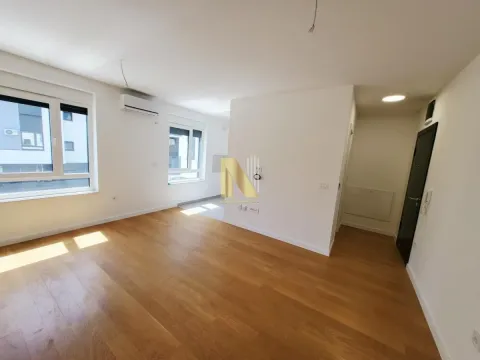 Izdavanje, garsonjera, 28m², Sajmište, Novi Sad - image 2