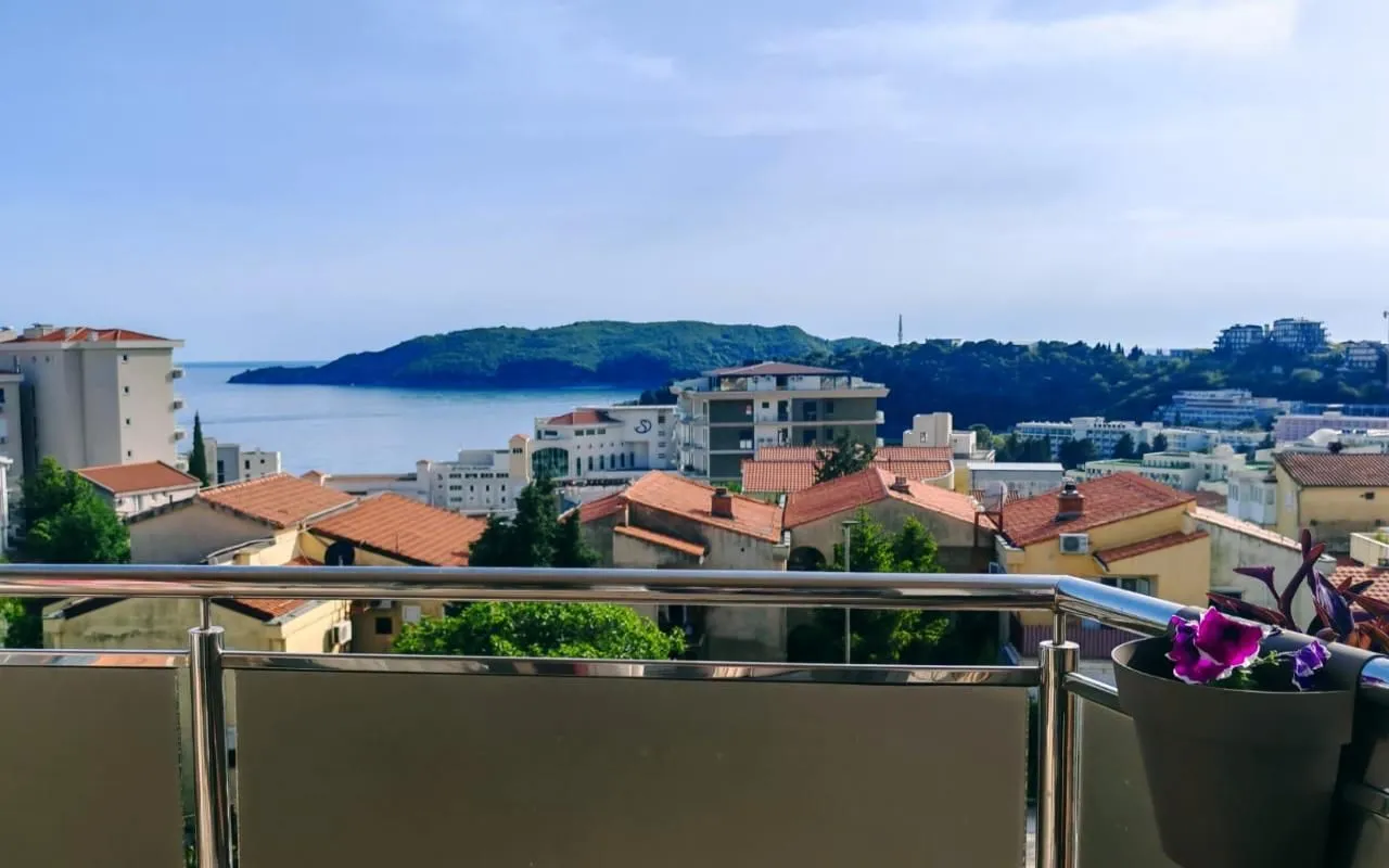 Prodaja, dvosoban stan, 67m², Bečići, Budva