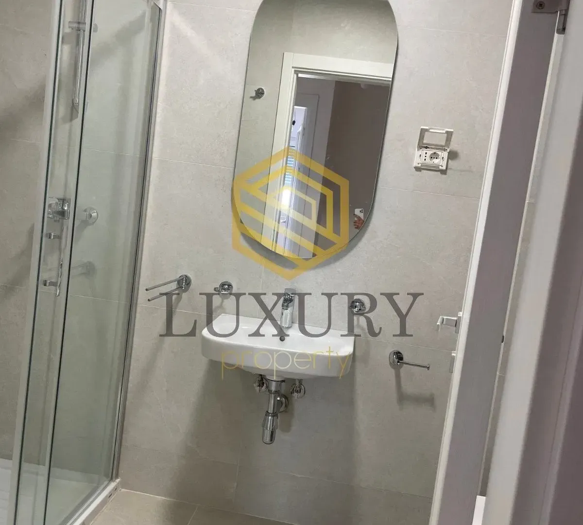 Rent, office space, 40m², Pobrežje, Podgorica