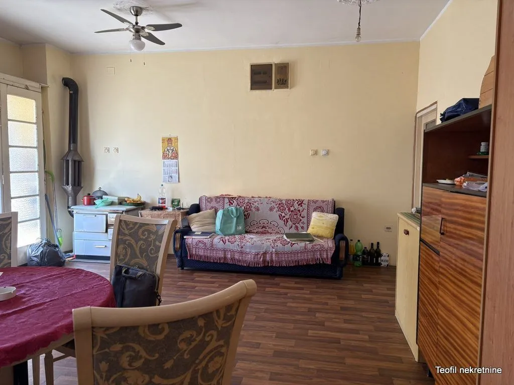 Prodaja, kuća, 700m², Mali Mokri Lug, Zvezdara Sve Podlokacije