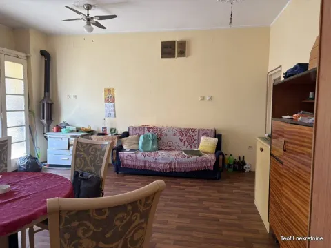Kuća in Mali Mokri Lug