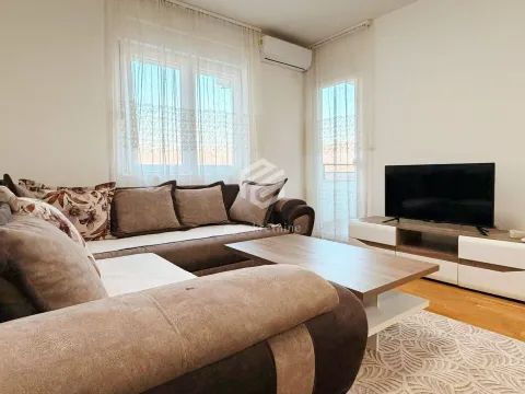 Prodaja, jednosoban stan, 50m², Stari Aerodrom, Podgorica - image 2