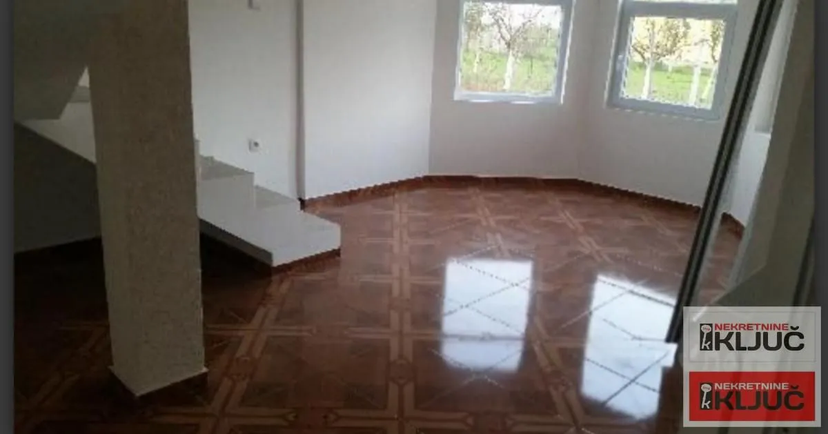 Rent, house, 400m², Trandžament, Petrovaradin