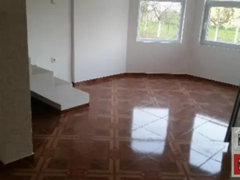 Izdavanje, kuća, 400m², Trandžament, Petrovaradin - image 4