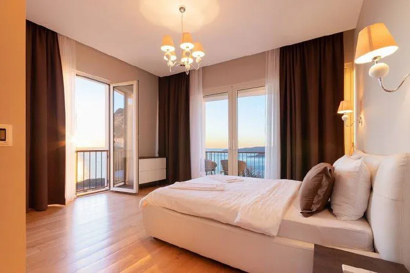 Prodaja, kuća, 476m², Blizikuće, Budva