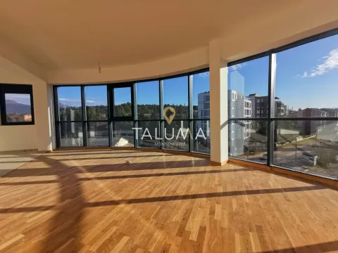 Izdavanje, trosoban stan, 117m², Momišići, Podgorica - image 1