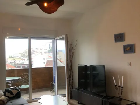 Izdavanje, jednosoban stan, 47m², Centar, Budva - image 2