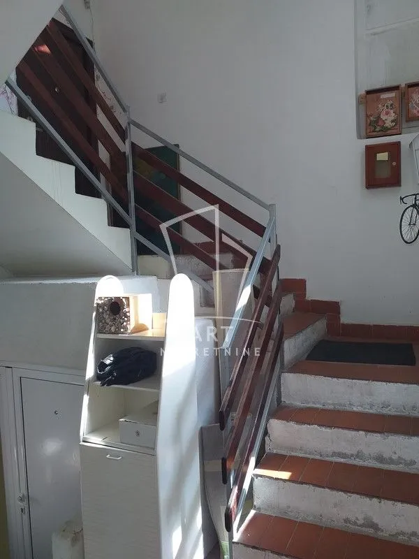 Prodaja, petosoban stan, 126m², Zvezdara, Zvezdara Sve Podlokacije