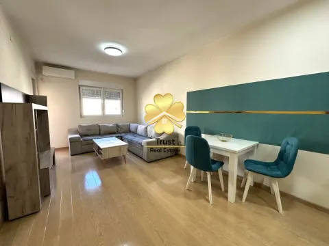 Izdavanje, jednosoban stan, 45m², City Kvart, Podgorica - image 1