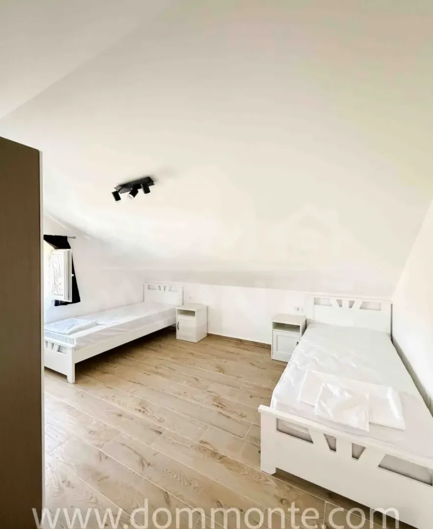 Rent, two bedroom apartment, 80m², Tivat, Crna Gora