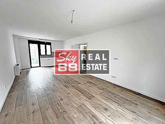 Prodaja, kuća, 233m², Banovo Brdo, Beograd